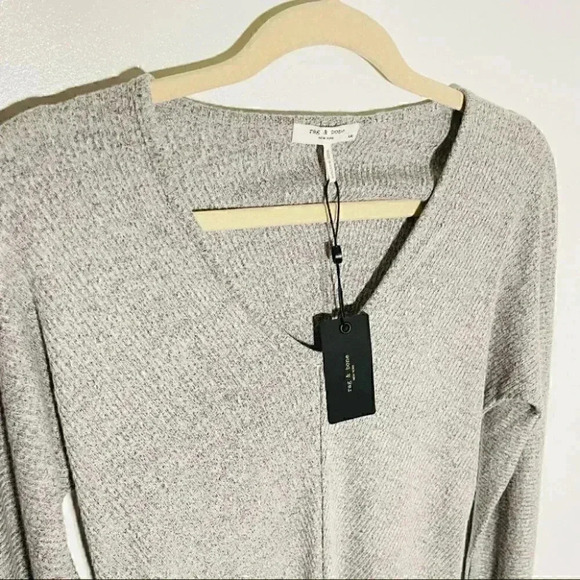 NWT Rag & Bone The Bias Rib Knit Long Sleeve V-neck Top In Light Grey - Picture 4 of 7